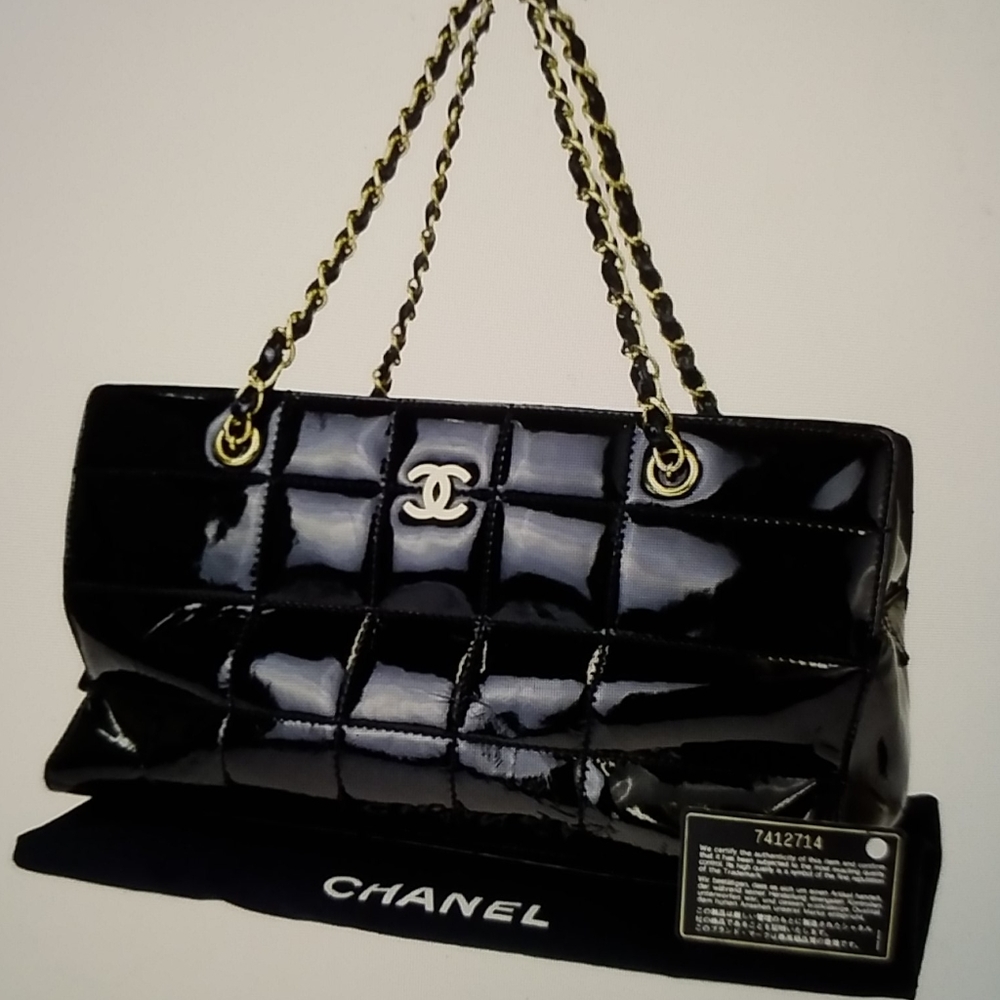 Chanel CC Chocolate bar chain patent leather bag